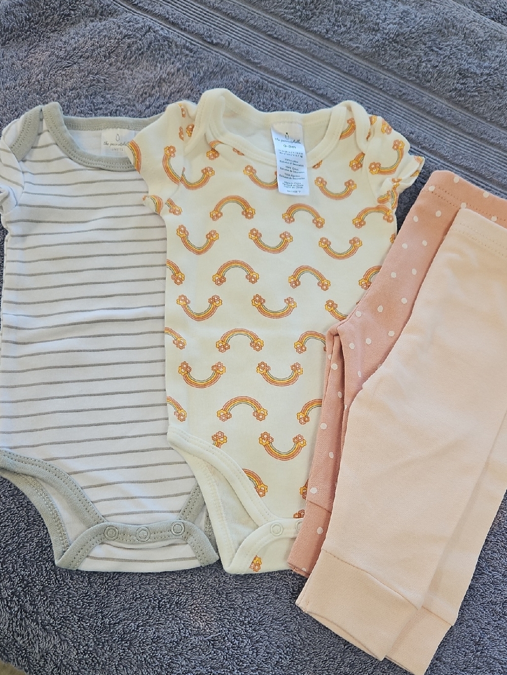 2 - One-Piece Bodysuit - 2 - Leggings Sz 0-3m